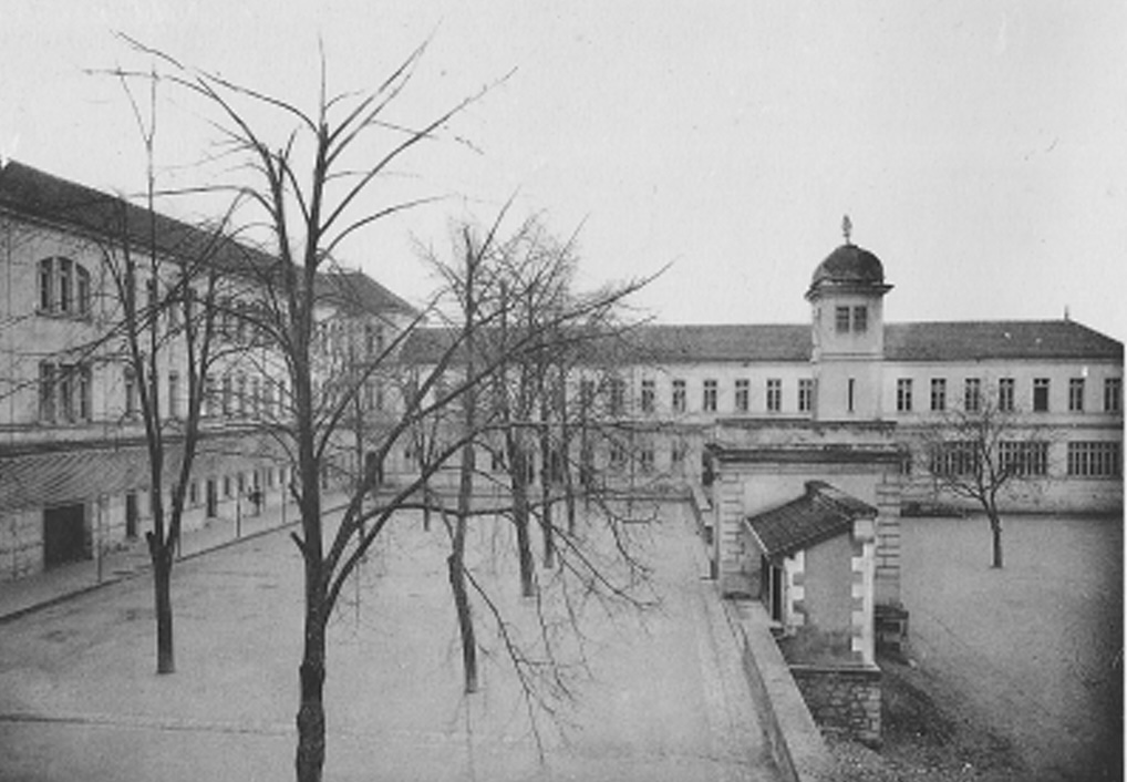 La cour principale