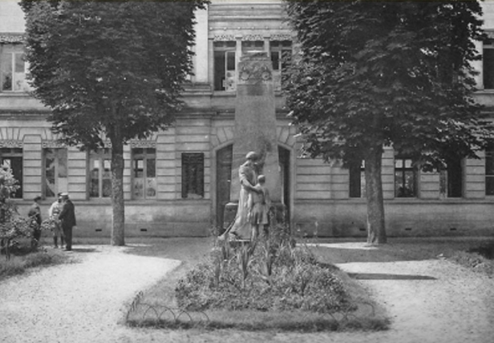 Le monument aux morts