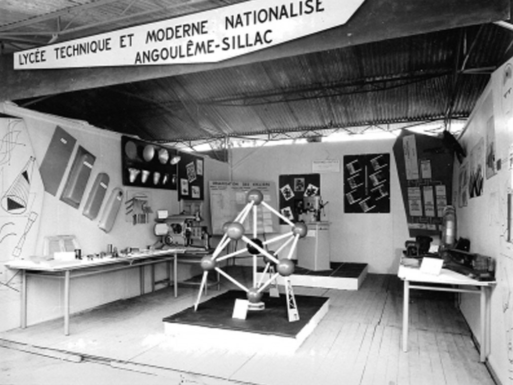 Le stand du lycée à la Foire Exposition