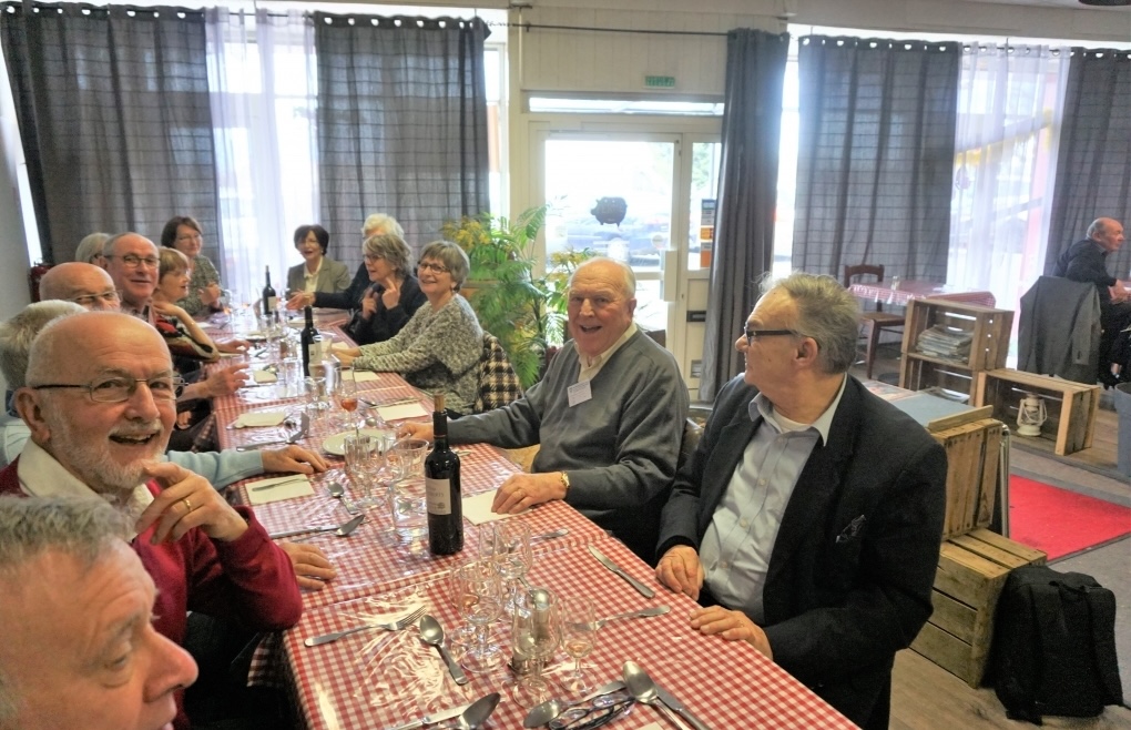 Les tables du banquet.