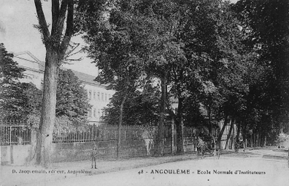Quelques cartes postales anciennes de l'établissement trouvées ... au fil des brocantes.