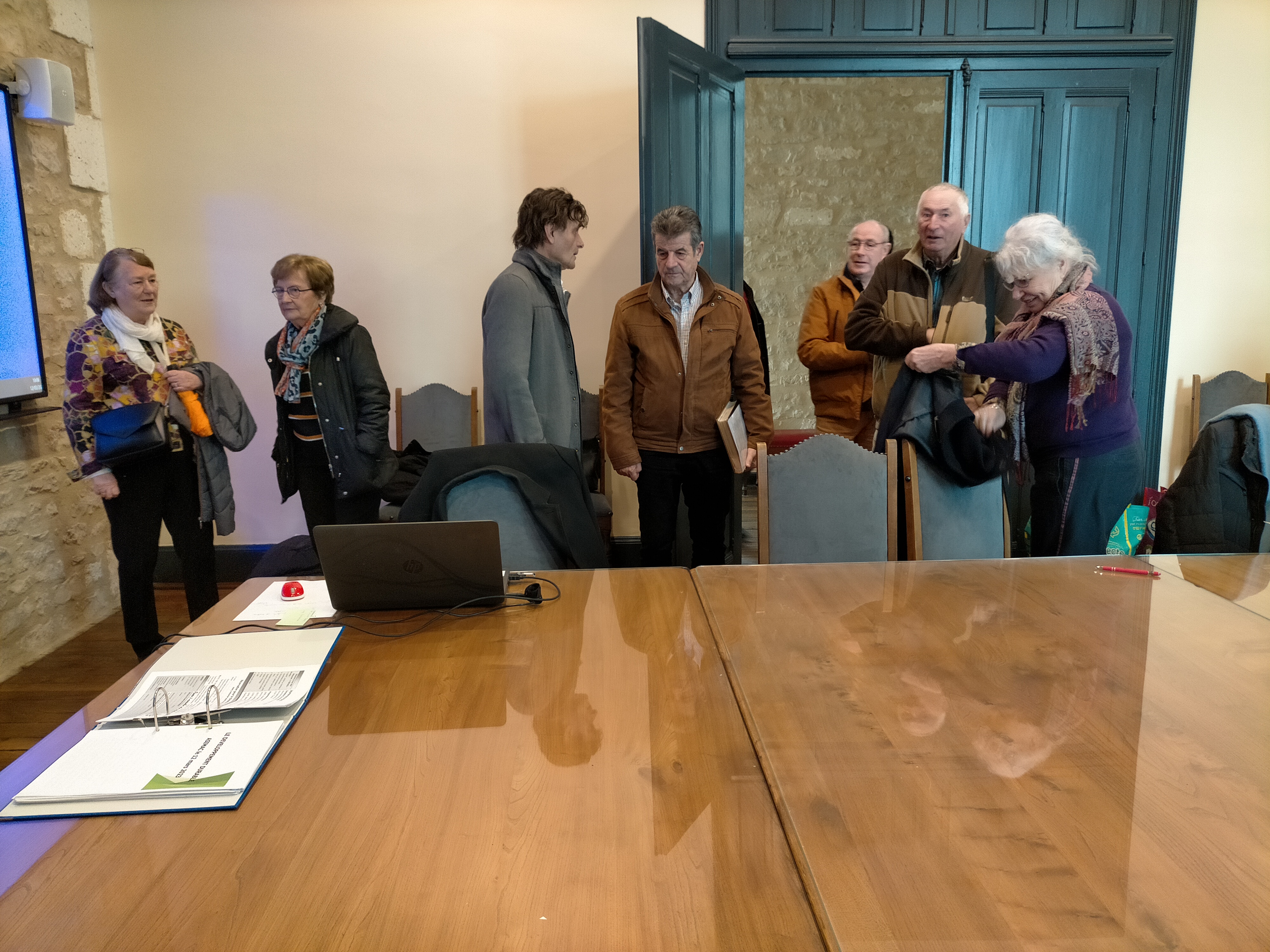 Reception par Christian Croizard, un ancien et aussi maire de Mansle.
