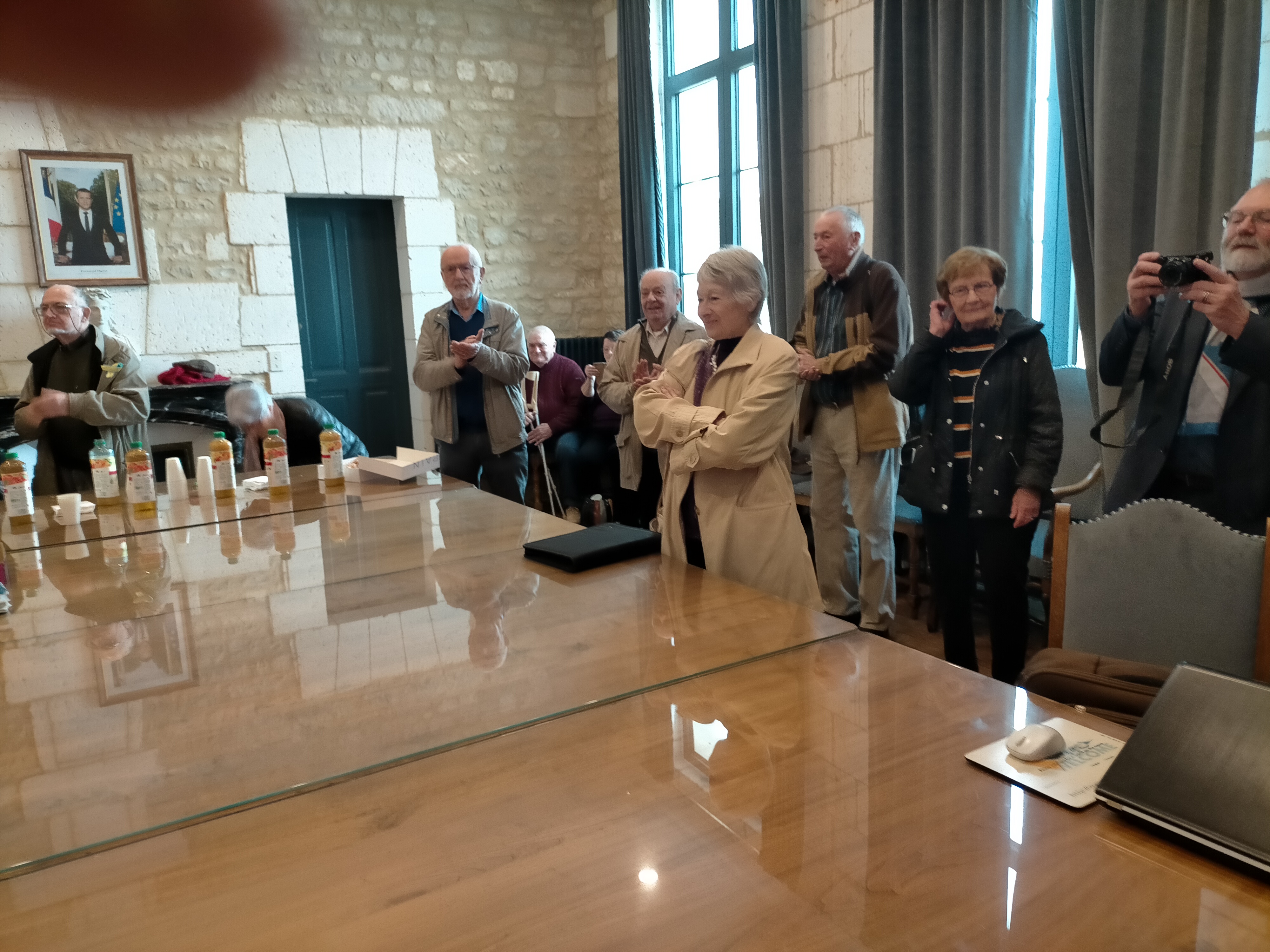 Reception par Christian Croizard, un ancien et aussi maire de Mansle.