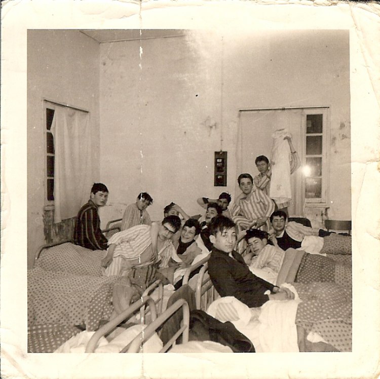 Sillac Le dortoir à "La Villa" 1965