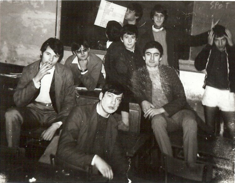 Sillac. Des terminales en salle d'étude en 1969